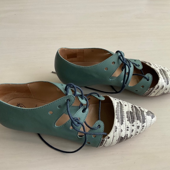 John Fluevog Shoes - John Fluevog LIMITED EDITION Power Coal two-tone lace up